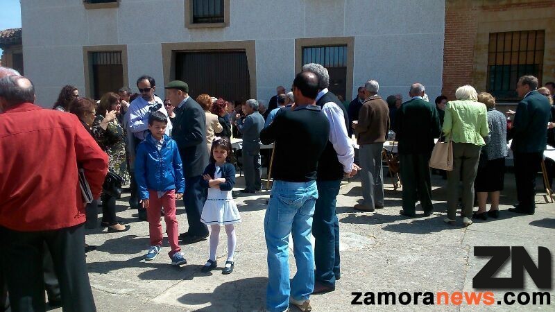 Los vecinos se reunieron en la Plaza Mayor