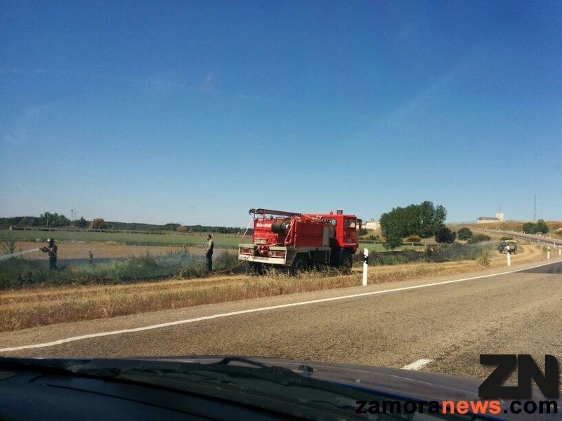 La rápida intervención de los Bomberos impidió que el fuego se propagase