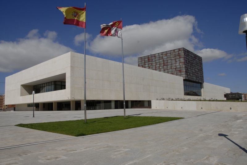 La Junta potencia los instrumentos para facilitar la plena integración de la población inmigrante en Castilla y León