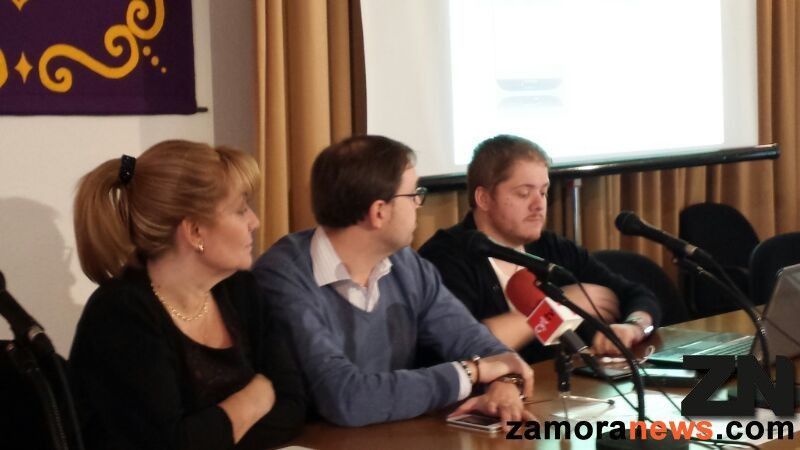 Isabel García, Ramón Aba y Diego Ramos en la presentación de la aplicación