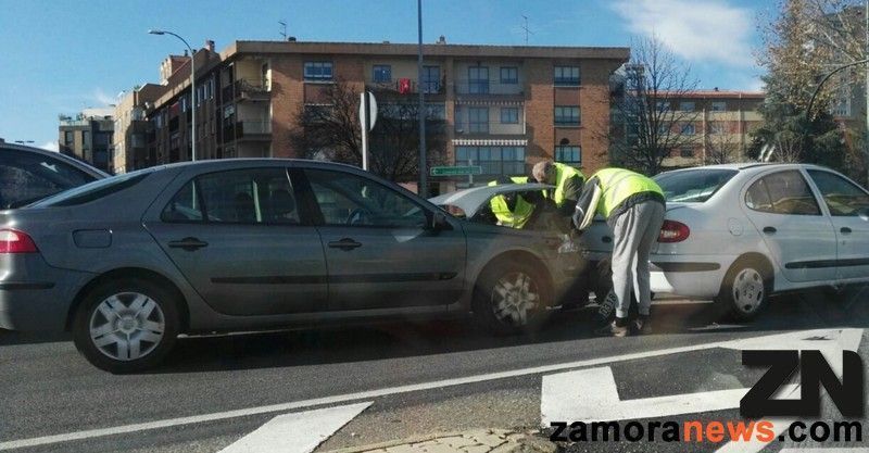 Un accidente múltiple por alcance condiciona el tráfico en la N-630 inicio Avenida Cardenal Cisneros
