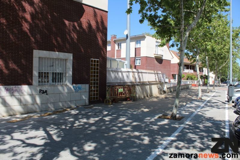 El Ayuntamiento realiza obras de reparación en la calle Doctor Fleming a petición de los vecinos y recrimina el más absoluto desconocimiento sobre los temas al PP