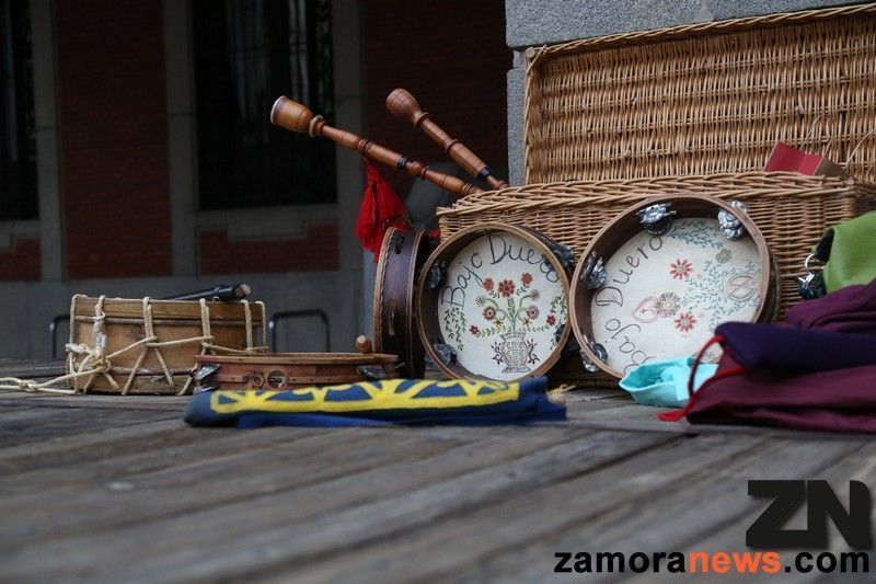 La performance de Bajo Duero "Tarde de Romances" protagonista del sábado en el Etnográfico