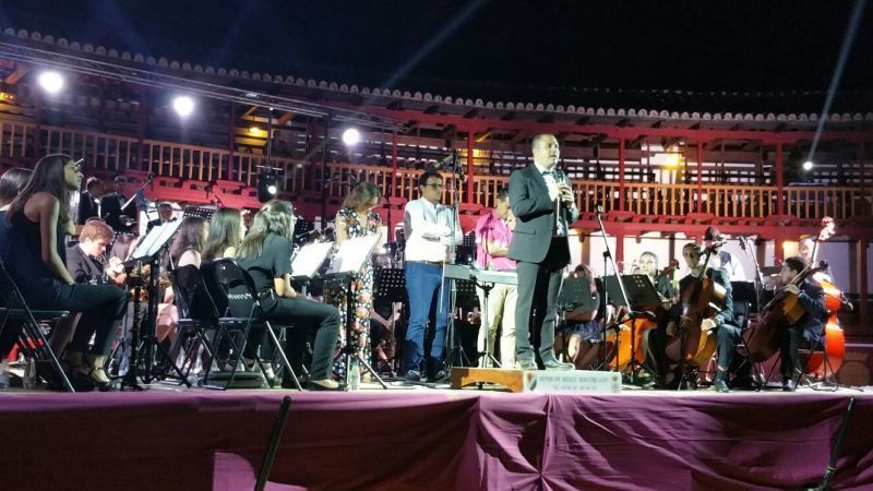 La música de David Rivas abre la puerta grande de Toro