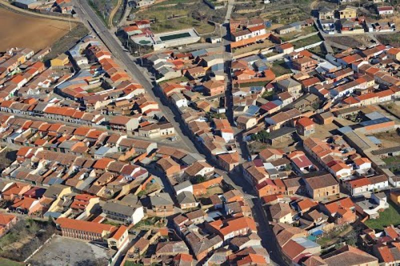 El Ayuntamiento de la Bóveda de Toro recibirá 40.000€ de la JCyL para reforzar el pavimento de riegos asfálticos existentes en la calle El Arenal