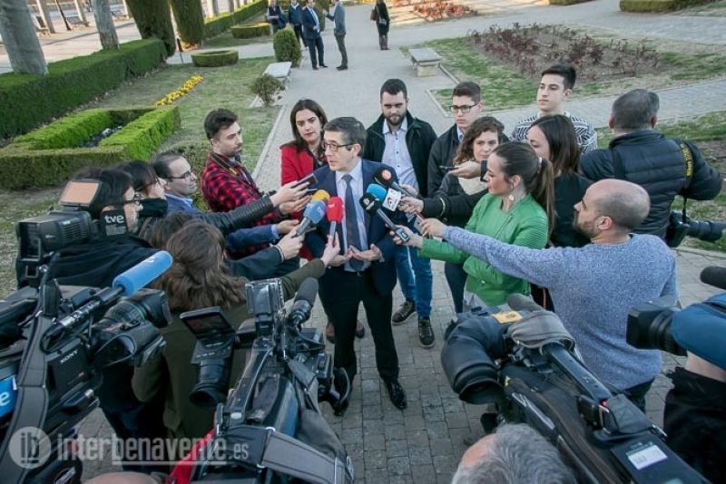 Patxi López ya en campaña, destaca en Benavente la importancia de las agrupaciones locales para unir al PSOE