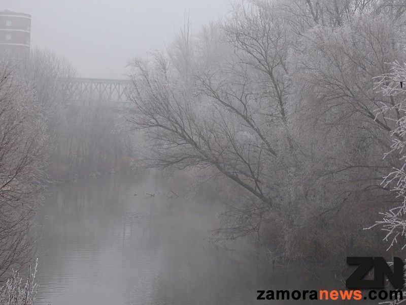 Vuelven las nieblas y un fin de semana revuelto con nevadas en Sanabria