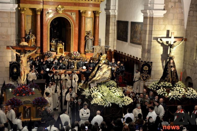 Emoción junto a Nuestra Madre en su noche más triste