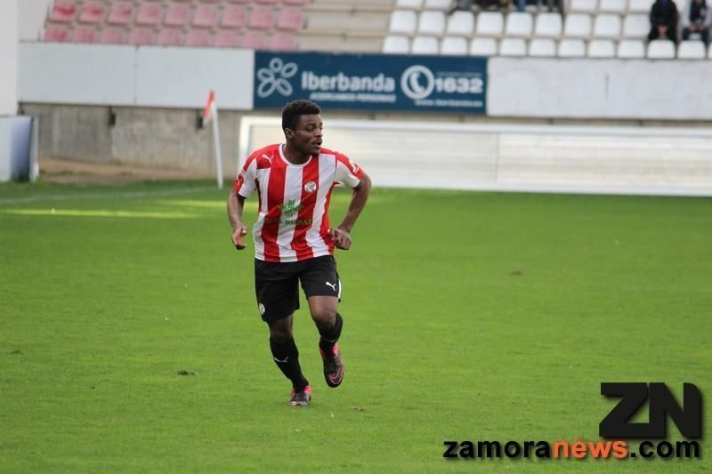 El Zamora CF aprovecha sus oportunidades ante el Unionistas (2-0)