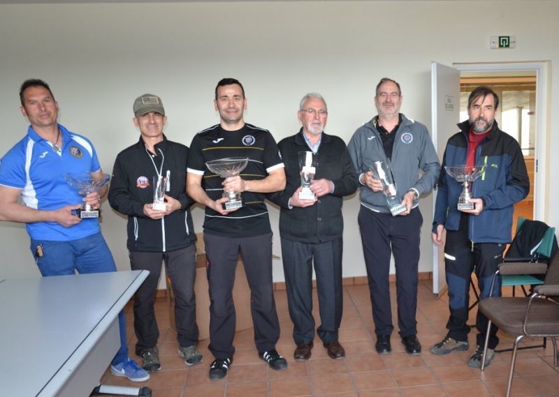 El tiro con 9mm parabellum tuvo sabor zamorano en el campeonato autonómico, Carlos Solís y Julio José Sierro campeones en sus categorías