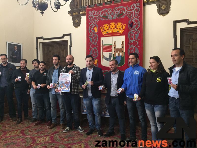 23 clubs zamoranos participan en la iniciativa "pulseras por desfibriladores"