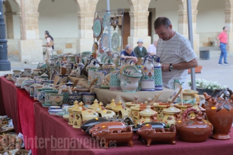 Artesanía en barro en la XXXVI Feria de Cerámica de Benavente