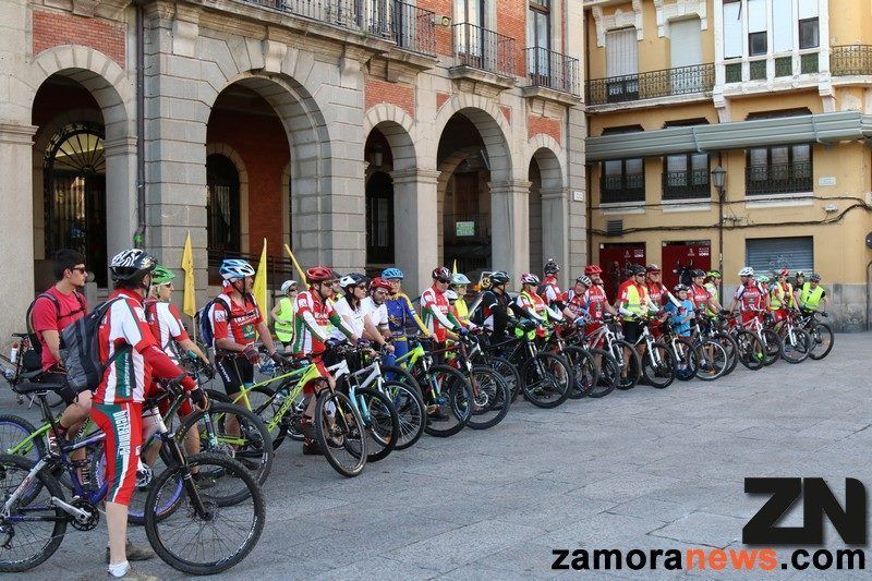 Cerca un centenar de aficionados celebran en Zamora el día Mundial de la Bicicleta