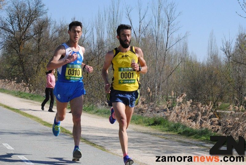 A 3:25" el paso de los 8 primeros kilómetros un gran ritmo en la Media Marathón "Ciudad de Zamora"
