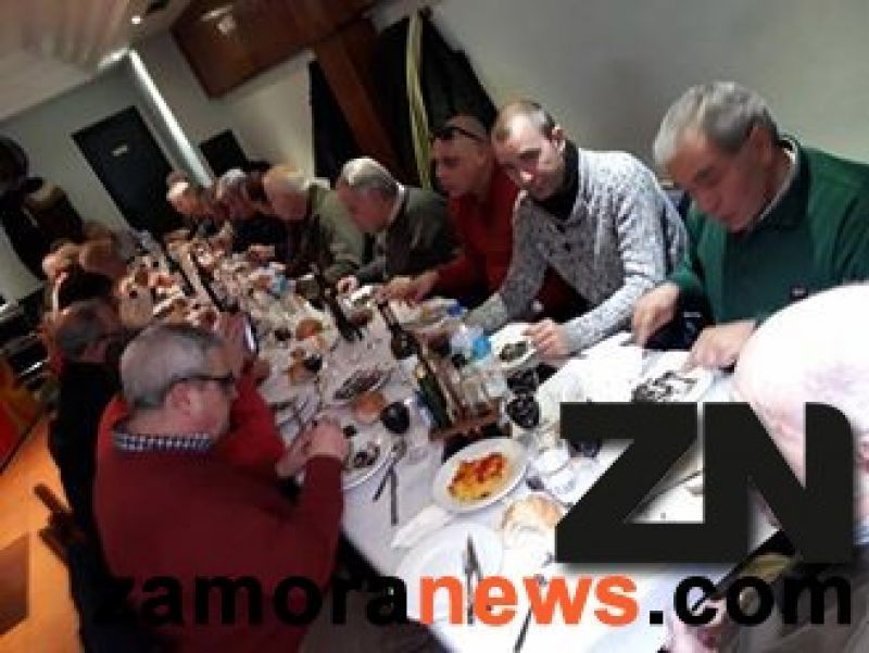 La 'cofradía' del Cencerro celebra la probadura de San Antón
