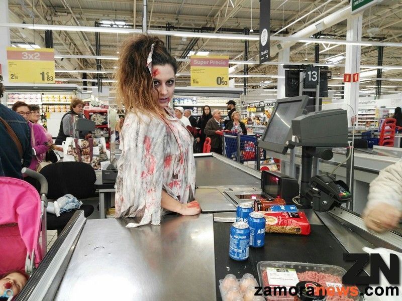 Una de las cajeras del Carrefour