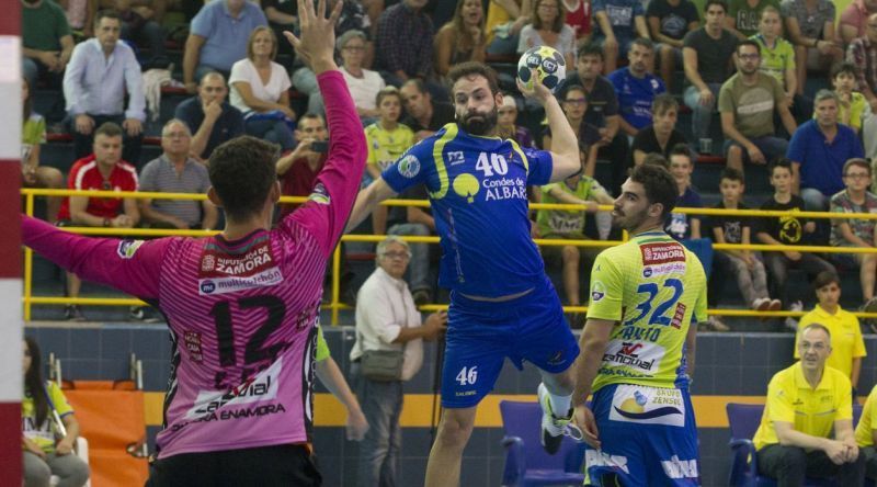 El Balonmano Zamora pierde en Pontevedra contra el Teucro por la mínima 23-22