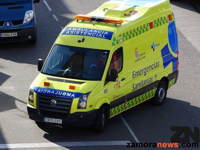 Un accidente con 8 heridos leves tras volcar la furgoneta de un club de piragüismo que participó en la Regata de Sanabria