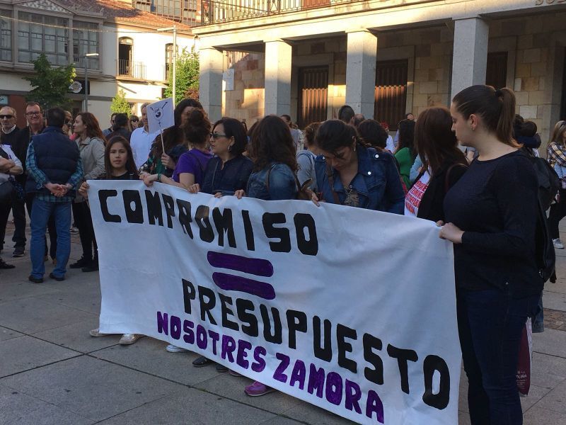 Concentraciones contra el recorte presupuestario en la lucha contra la violencia de género
