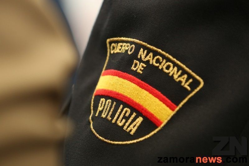 La Policía Nacional halla el cadáver de un varón en la calle Las Arcas