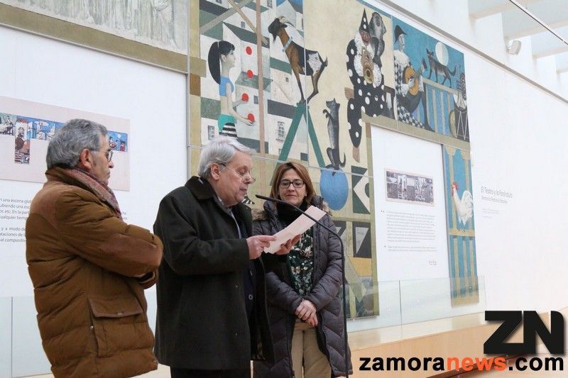 El Teatro y la Farándula un mural de Antonio Pedrero ya visible en el Teatro Ramos Carrión
