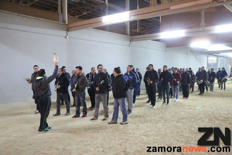 Un momento del ensayo celebrado ayer en la Ciudad Deportiva (Foto: Rafa Lorenzo)