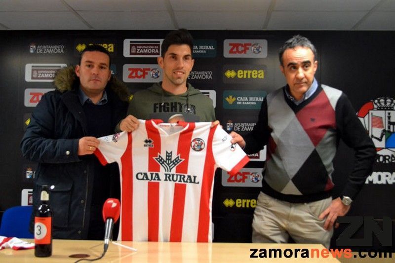 Vuelta a casa par ayudar, Carlos Ramos de nuevo en el Zamora CF