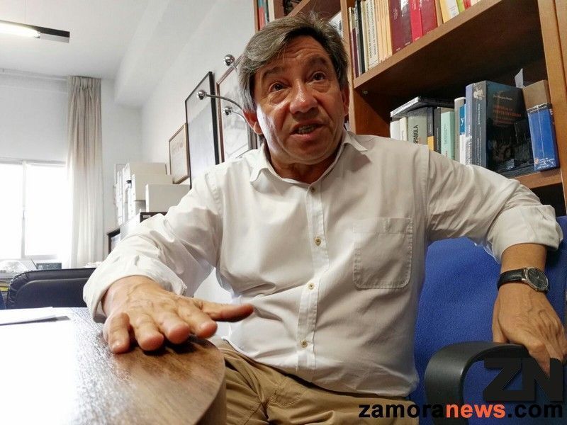 La Uned por dentro de manos de Juan Andrés Blanco, su director
