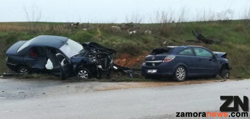 Un choque frontal de dos vehículos cerca de Andavías se salda con cuatro heridos que son trasladados al Complejo Asistencial de Zamora