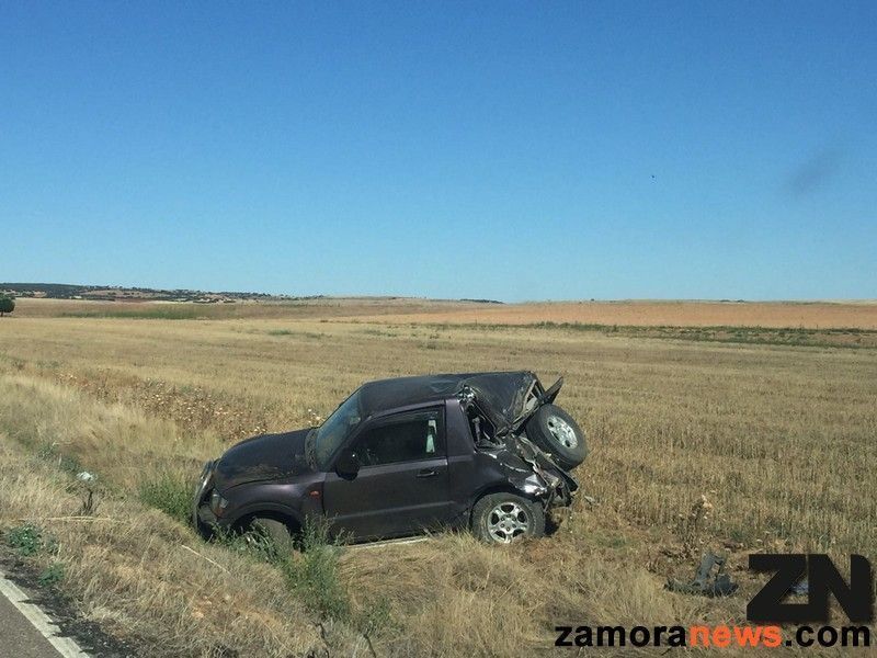 Un hombre termina herido tras salirse de la vía en Castronuevo