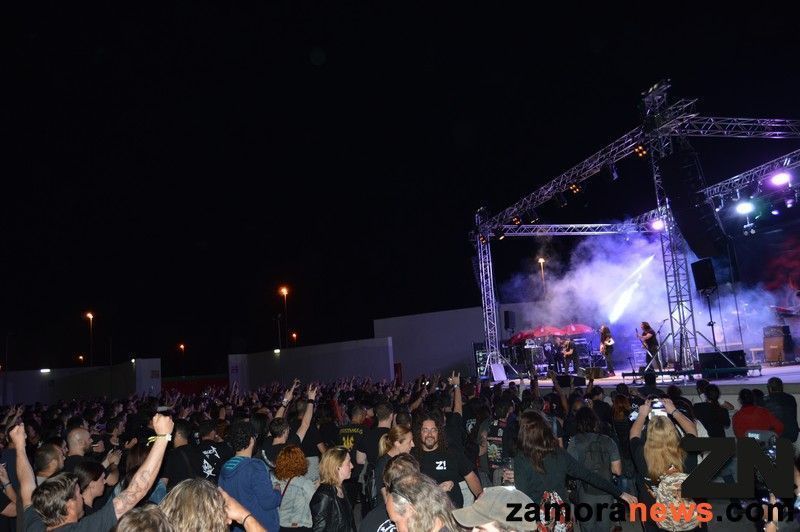 San Pedro se despide entre rock y guitarras eléctricas