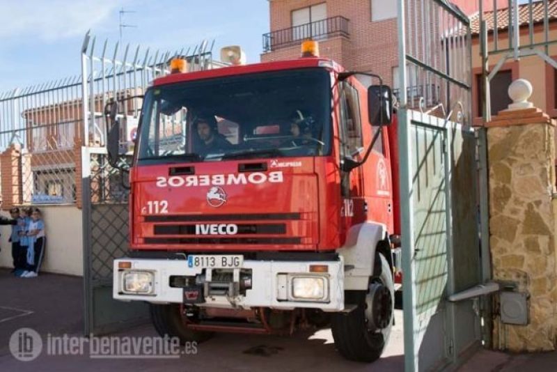 El concejal de personal del Ayuntamiento de Benavente da explicaciones sobre el despido improcedente del bombero despedido