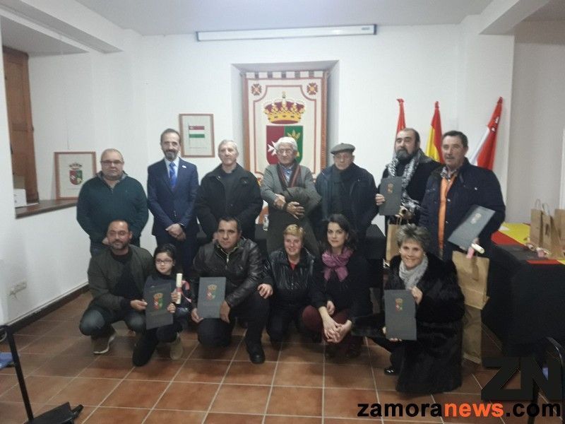 Sanzoles conmemora el día de la Constitución homenajeando a los alcaldes del periodo democrático