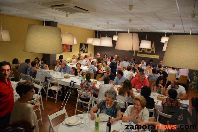 Cena solidaria a favor de los enfermos de Parkinson en la Flaca