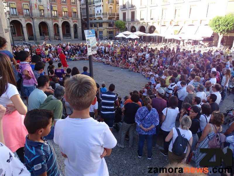 La Plaza Mayor y la Marina centros neurálgicos de la ilusión y la magia