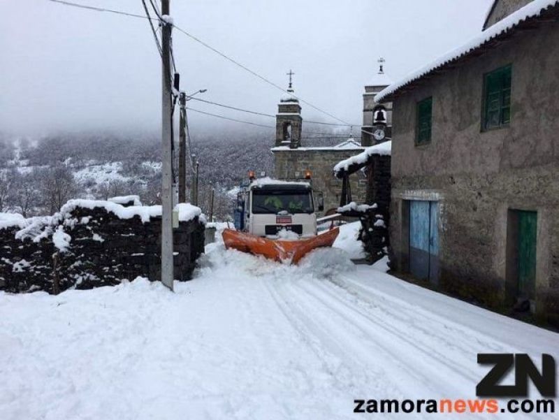 Hasta 14 tramos de carreteras afectados por la nieve en la provincia de Zamora en este 20 de marzo inicio de la primavera