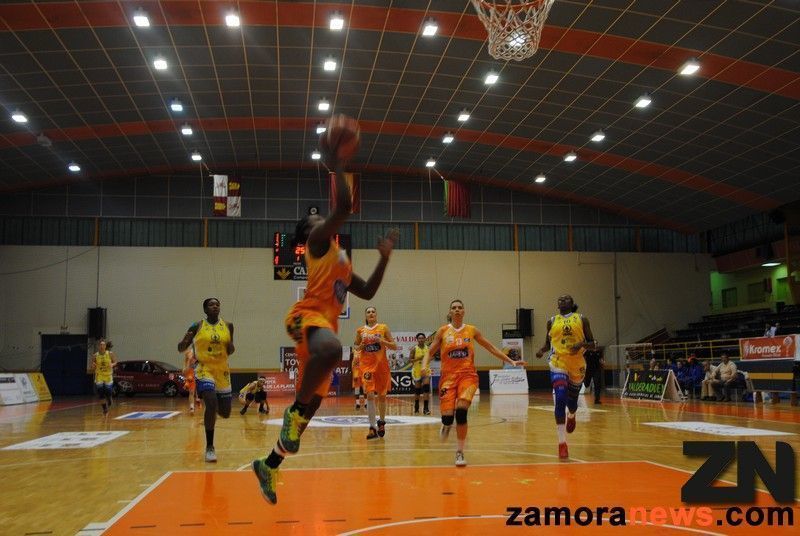 Un renovado Quesos el Pastor vence ante Canarias con solvencia 83-71