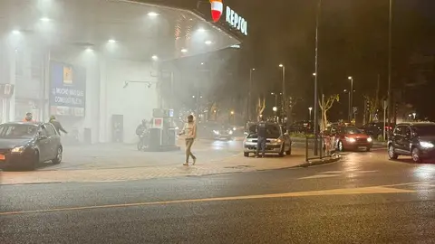 Un vehículo sufre una explosión en el centro de Zamora