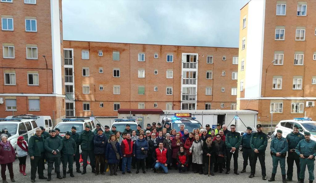 cuartel_gcivil_mayores_visita.jpg