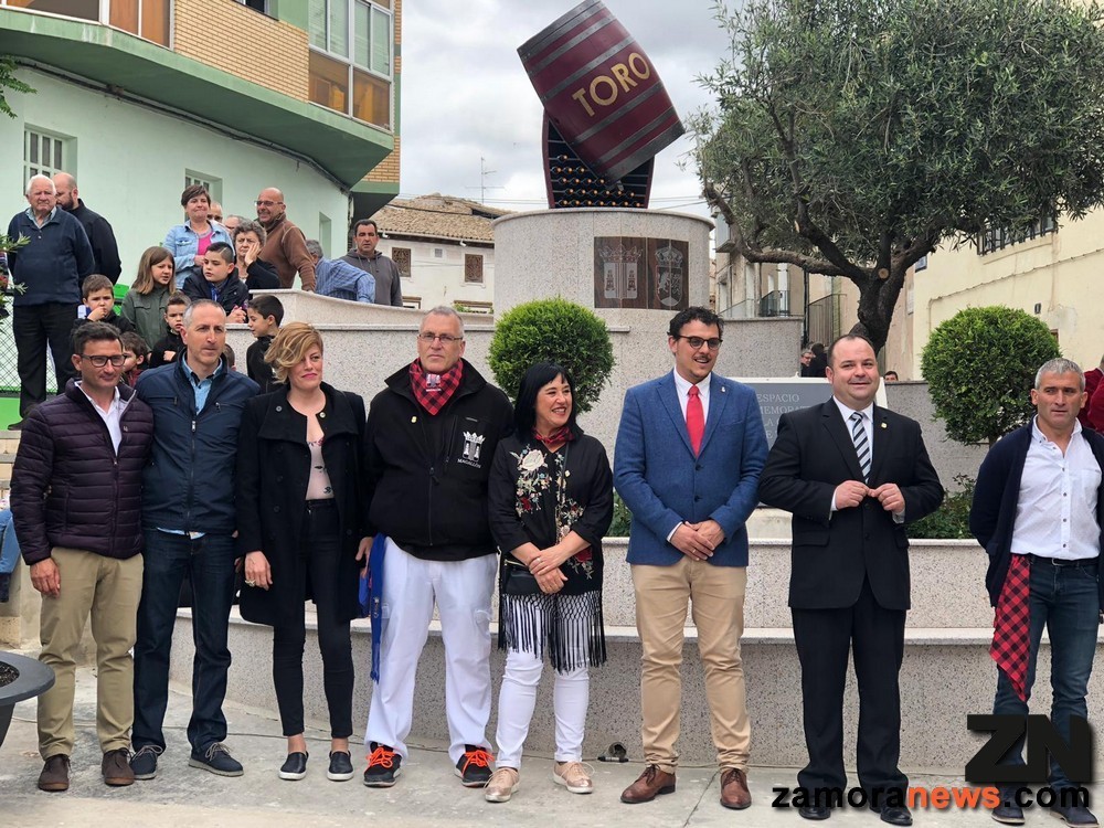 toro_hermanmiento_con_magallon10.jpg
