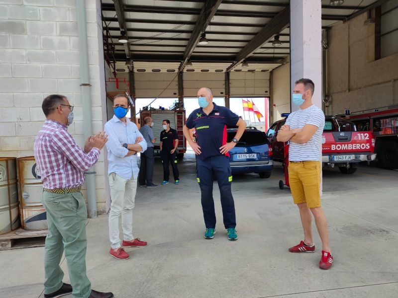 José Luis Prieto Calderón y el personal directivo del consorcio y concejales del ayuntamiento visitan el parque de bomberos de Benavente