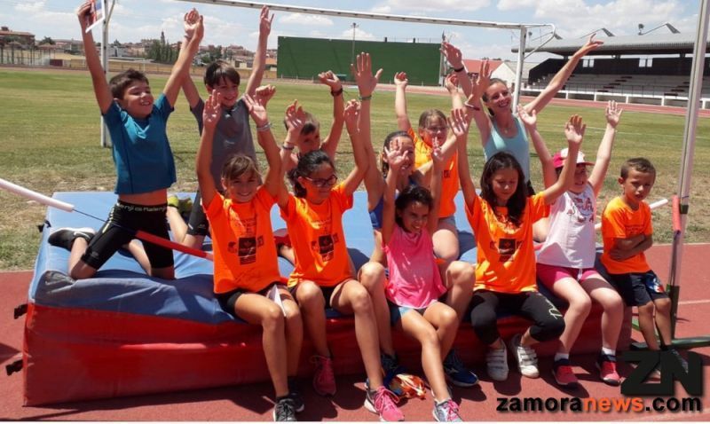 El primer Campus Vino de Toro contó con la presencia estelar de Raquel Álvarez Polo campeona de salto de altura