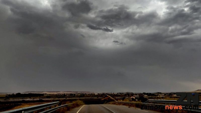 Día revuelto y tormentoso con caída de temperaturas