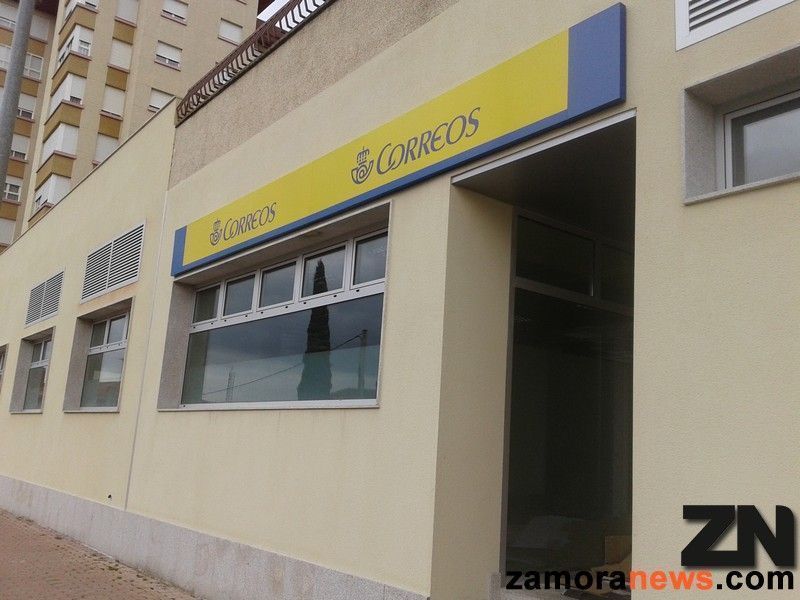 Correos asegura que presta el servicio postal público obligatorio solamente con personal mínimo imprescindible