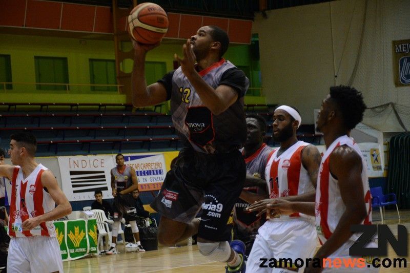 Un Innova Chef peleón y ordenado no puede con Gijón Basket 93-100