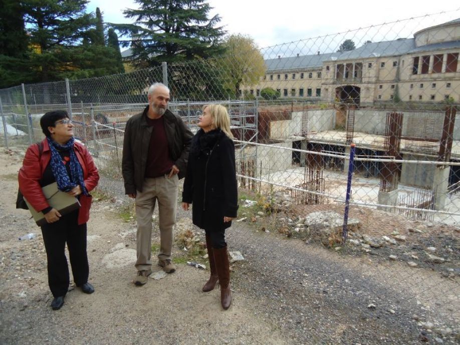 Visita de responsables del PSOE a las obras paralizadas del Palacio de Congresos.