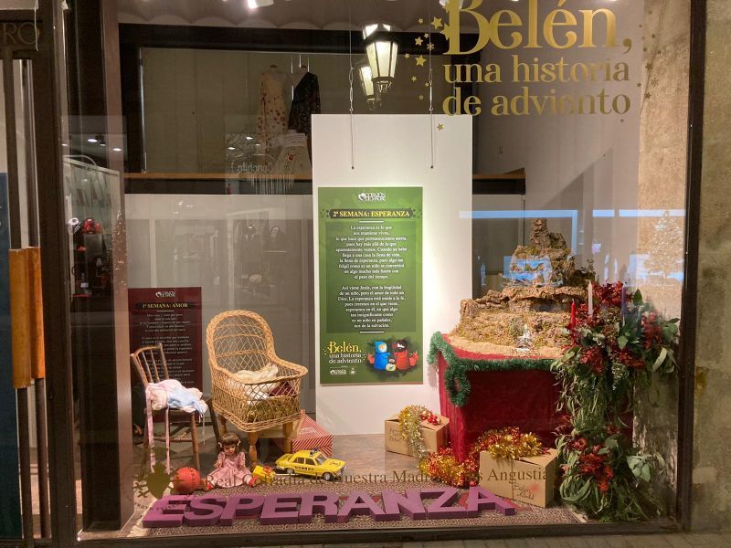 El nuevo montaje navideño de Nuestra Madre de las Angustias se llama: " Belén una historia de adviento" catequesis viva