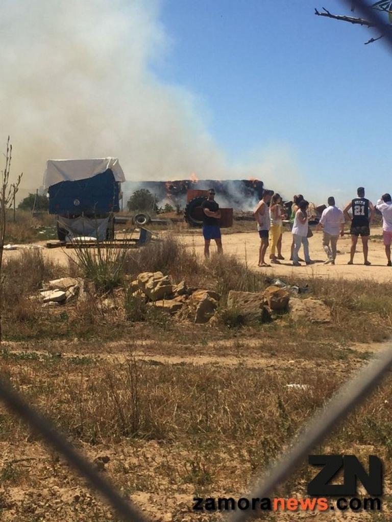 Declarado un incendio en la localidad zamorana de Moraleja del Vino
