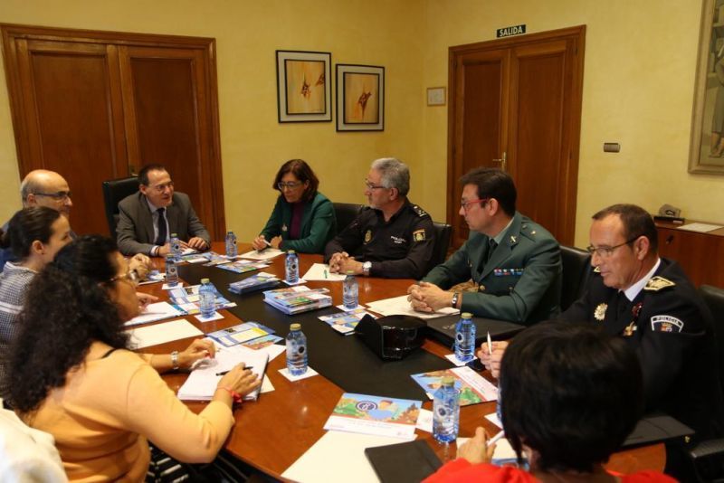 El nuevo Plan Director para la convivencia y mejora de la seguridad en los centros educativos y sus entornos se presentará tras el 10N
