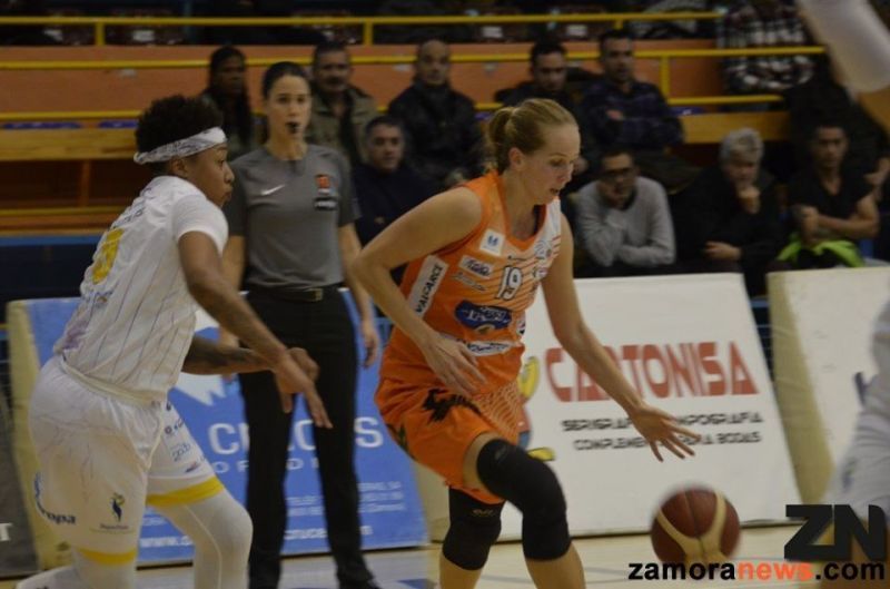María Felixova durante un partido de esta temporada con el Quesos el Pastor